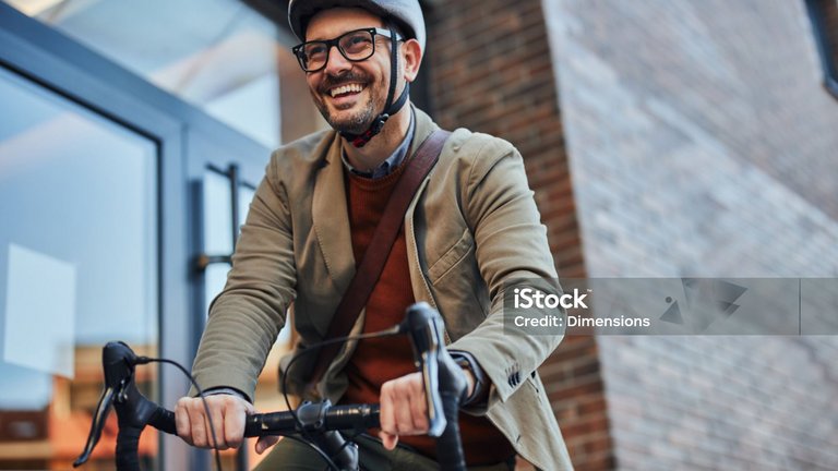 Mann auf einem Fahrrad