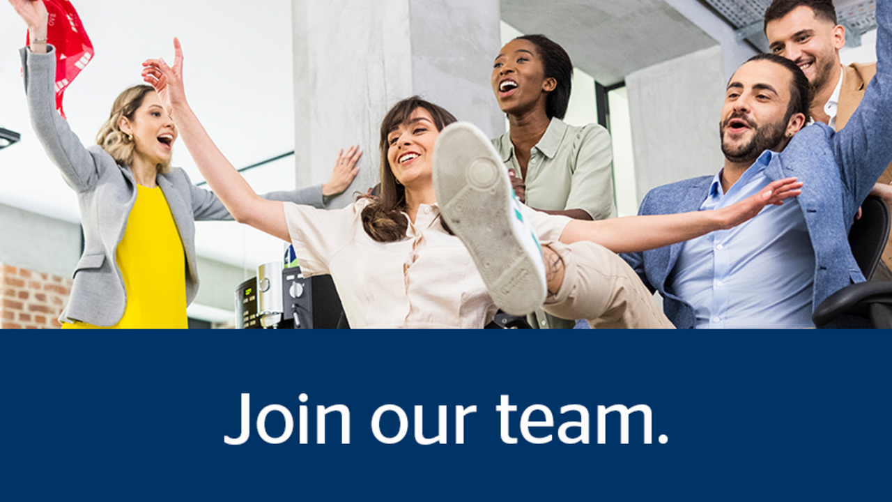 Team has fun in the office - OVB career Cologne Jobs