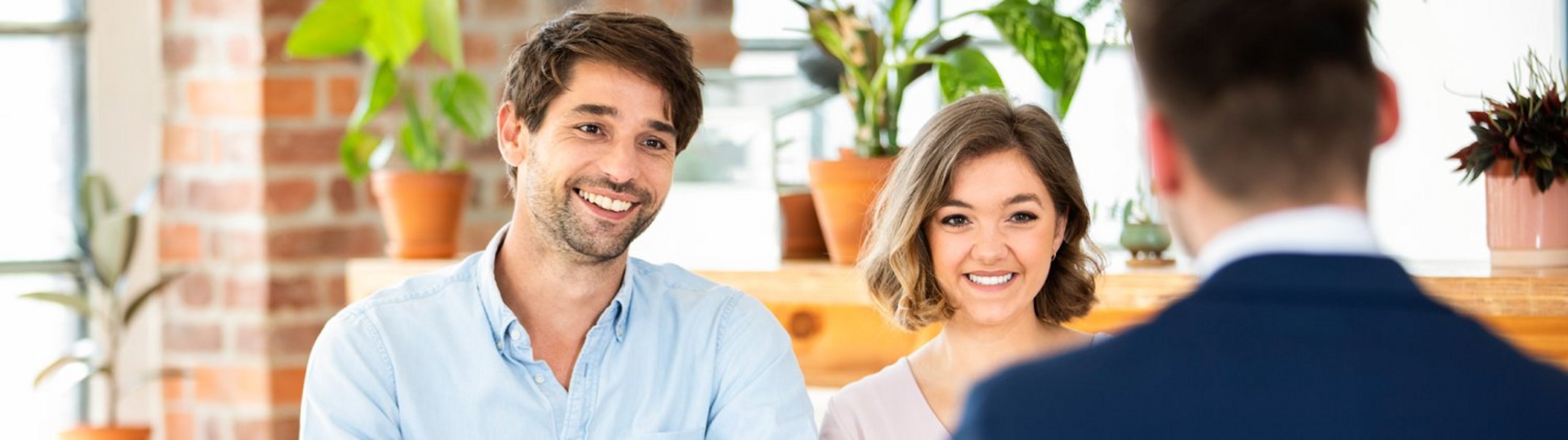 Junges Paar mit OVB Finanzberater